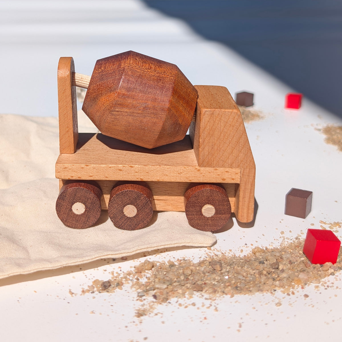 Kienvy Solid Wood Construction Vehicle - Mini Concrete Mixer