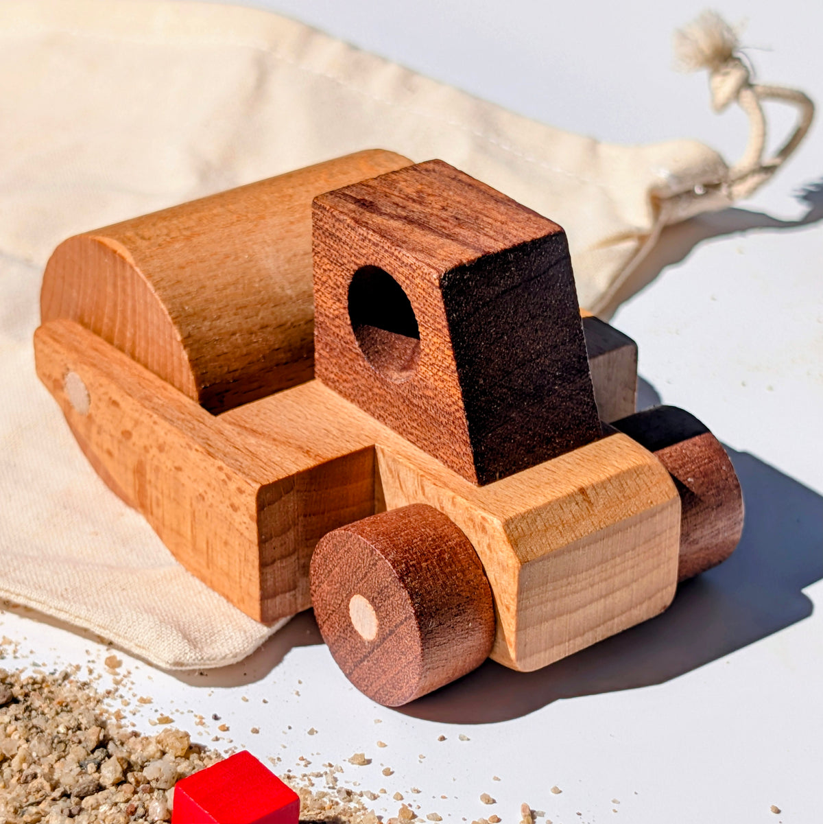 Kienvy Solid Wood Construction Vehicle - Mini Road Roller