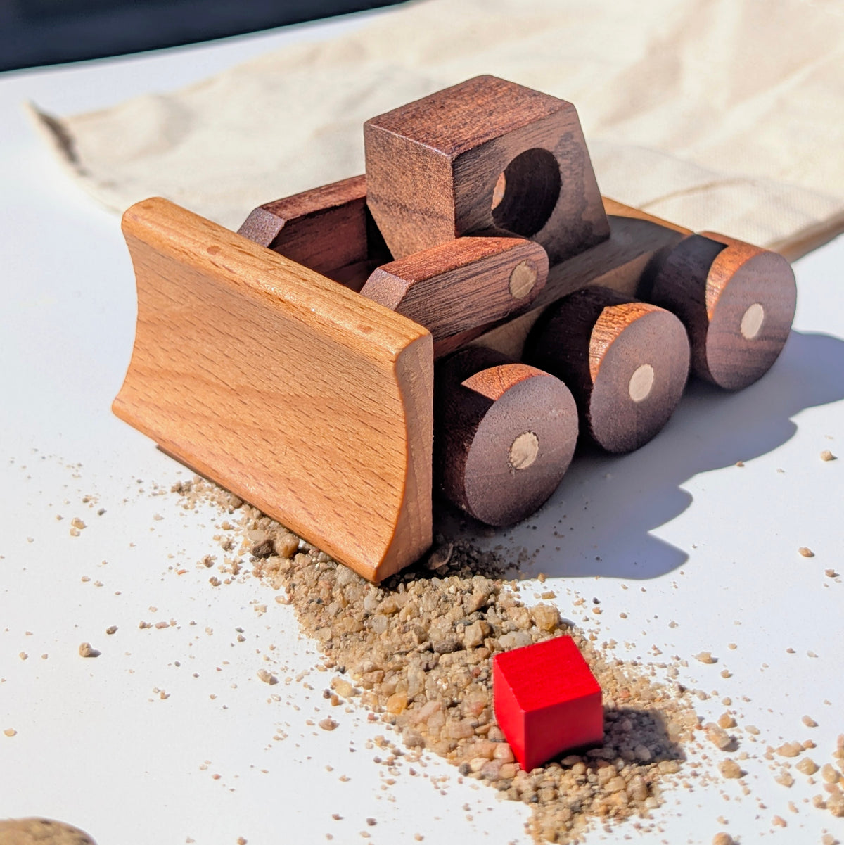 Kienvy Solid Wood Construction Vehicle - Mini Buildozer