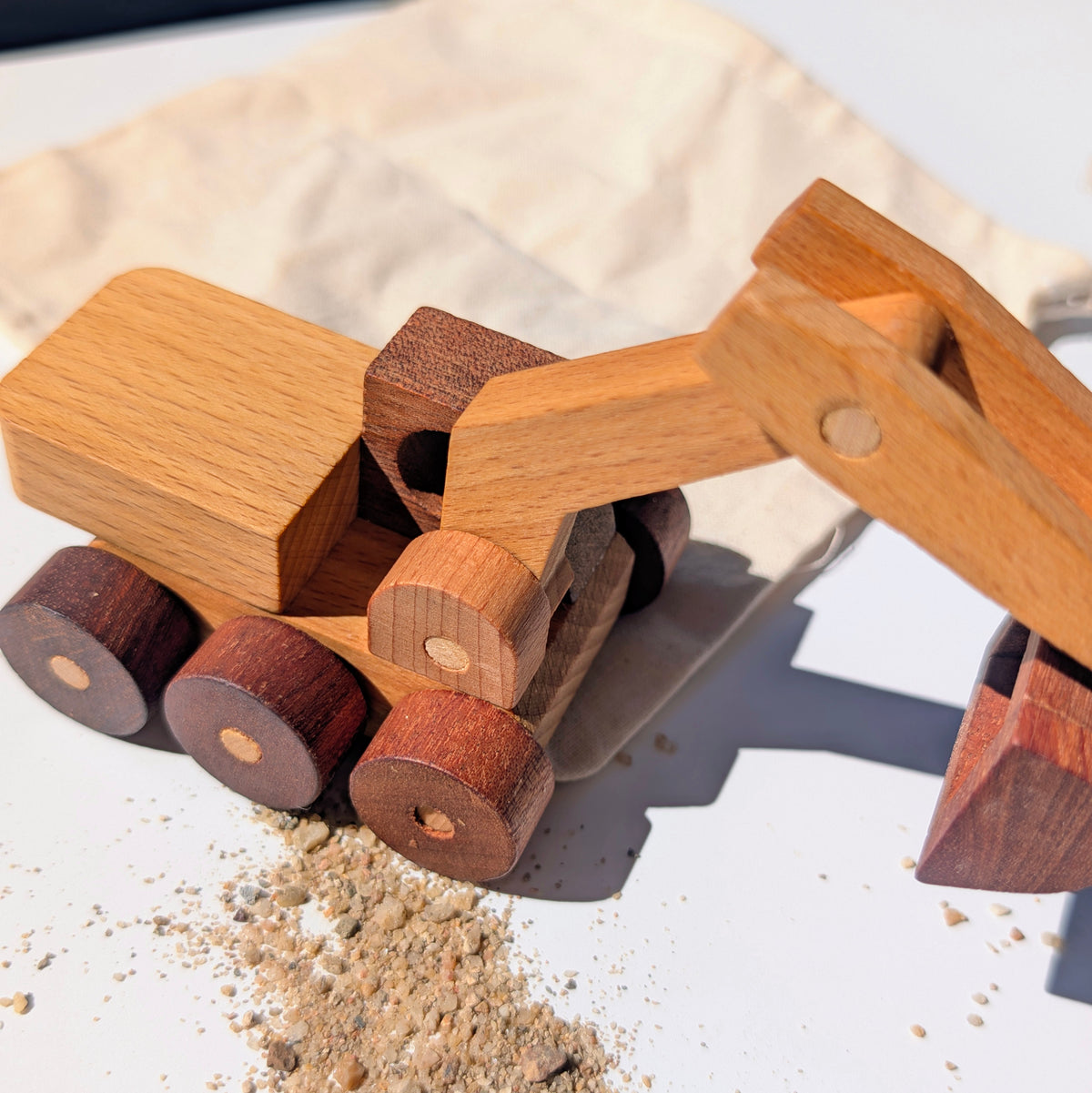 Kienvy Solid Wood Construction Vehicle - Mini Excavator
