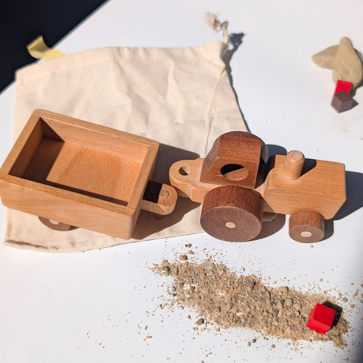 Kienvy Wooden Construction Vehicle - Mini Tractor